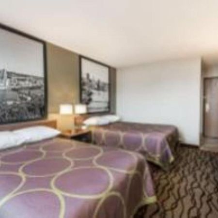 Hotel Super 8 By Wyndham Bedford Exteriér fotografie