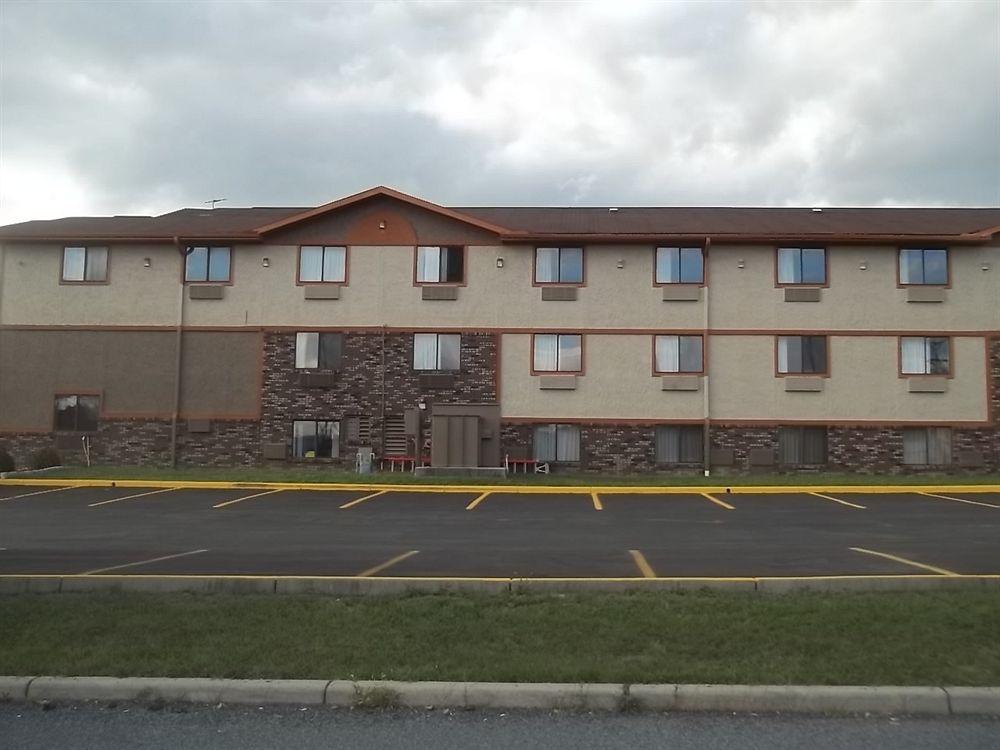 Hotel Super 8 By Wyndham Bedford Exteriér fotografie
